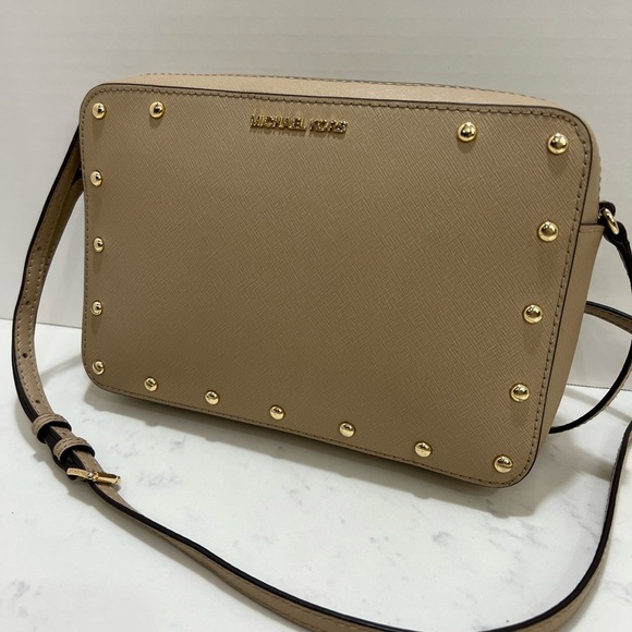 Michael Kors Handbags - Michael Kors Tan Crossbody Bag